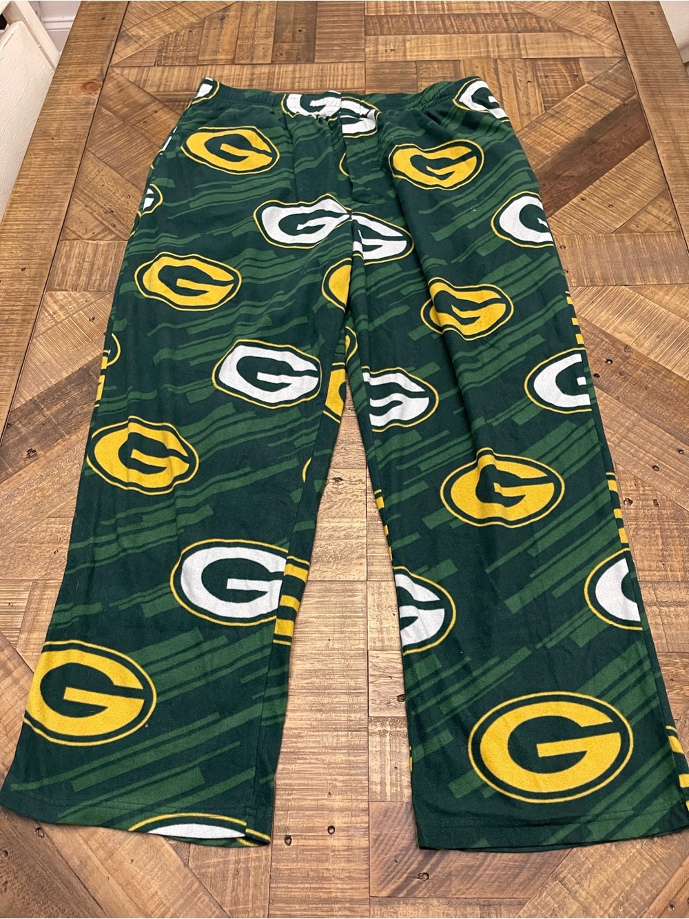 NFL Team Apparel Green Bay Packers All-Over Print Pajama Lounge Pants